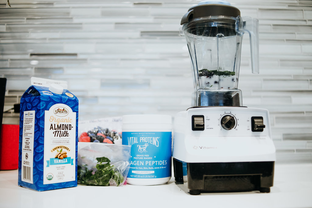 Fab Four Smoothie ingredients and Vitamix A roundup of my favorite Fab Four Smoothie recipes that will keep you full with a healthy combination of protein, fiber, fruit and greens. | www.amiofbs.com