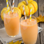 This healthy, creamy & dreamy Pumpkin Spice Fab Four Smoothie will keep you full for hours. No sugar, gluten, preservatives or processed junk. So yummy! | www.amiofbs.com