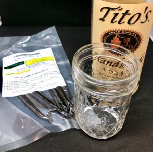 Make homemade vanilla extract with just TWO ingredients in less than FIVE minutes! This recipe is better quality & way cheaper than grocery store versions. | www.amiofbs.com