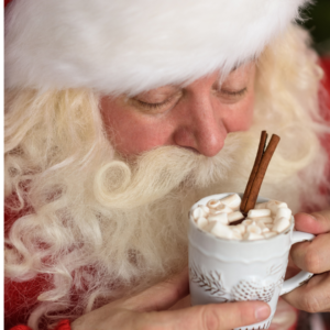 When you can't decide between hot chocolate and eggnog, get them both with this festive holiday drink mashup: Chocolate Nog. Only 4 ingredients! | www.amiofbs.com