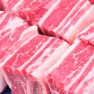 Red Wine Braised Short Ribs are the ultimate hands-off, do-ahead dinner. This recipe is comfort food at its best. And it's surprisingly easy to make! | www.amiofbs.com