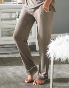 A review of Pure Romance gifts for moms featuring comfy loungewear, household items & beauty products. Special discount code & a product giveaway. | www.amiofbs.com