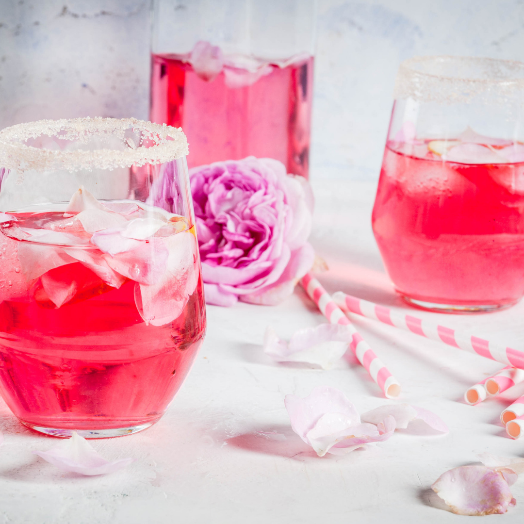 This Healthy Whole30 Kombucha Mocktail is my go-to drink whether I'm doing a Whole30 or not. It's delicious, pretty and it feels fancy even on a weeknight. | www.amiofbs.com