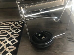 Is the Roomba 960 robot vacuum worth $550? In this Roomba review, I'll cut through the hype and lay out the pros and cons for you. | www.amiofbs.com