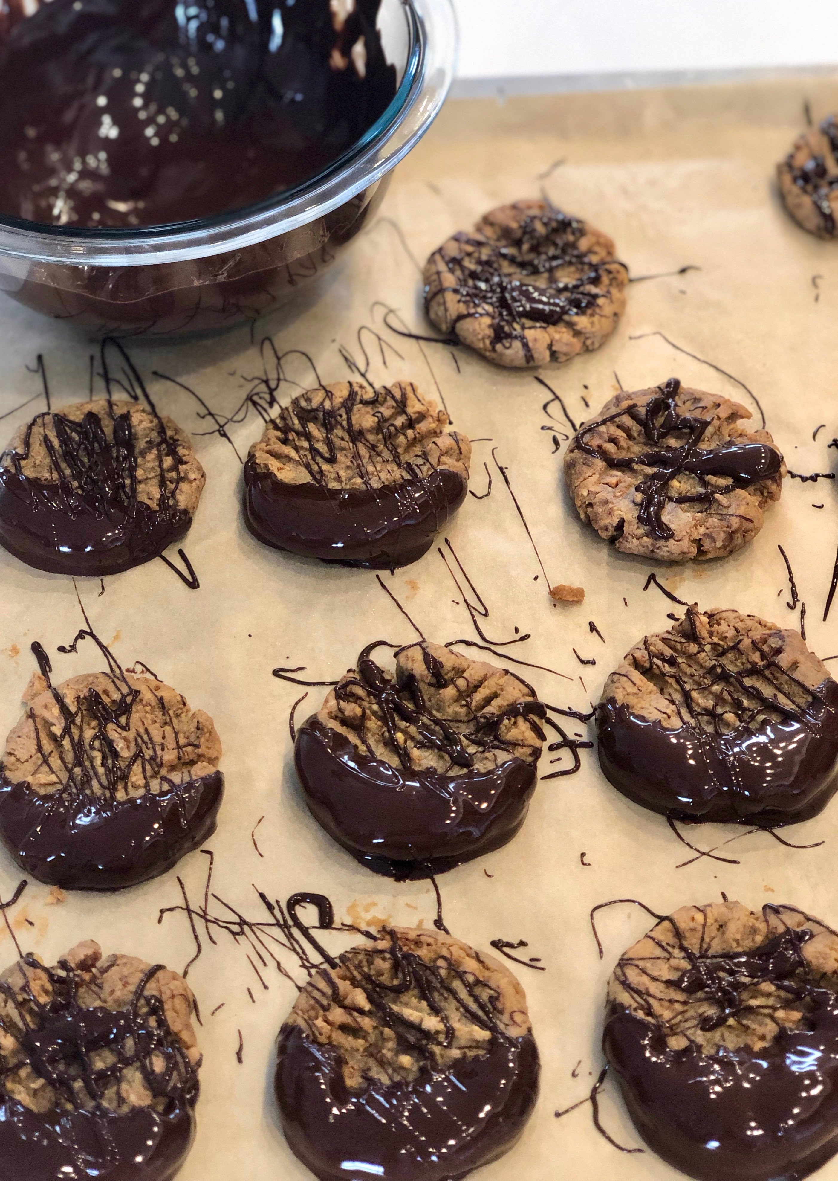Chocolate dipped gluten-free peanut butter cookies so delicious you won't believe they are healthy (and easy to make!) No sugar, flour or dairy. | www.amiofbs.com