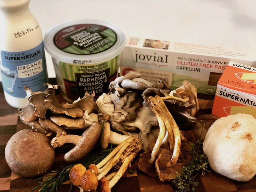 Farmers Market Creamy Mushroom Pasta comes together in 30 minutes and it's restaurant-level deliciousness. Use organic grass-fed dairy and enjoy this vegetarian delight guilt-free. | www.amiofbs.com