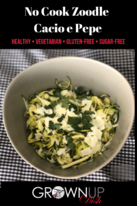 This No Cook Zoodle Cacio e Pepe is light, packed with flavor, and you only need a four ingredients: zucchini, parmesan cheese, olive oil and salt/pepper. | www.amiofbs.com