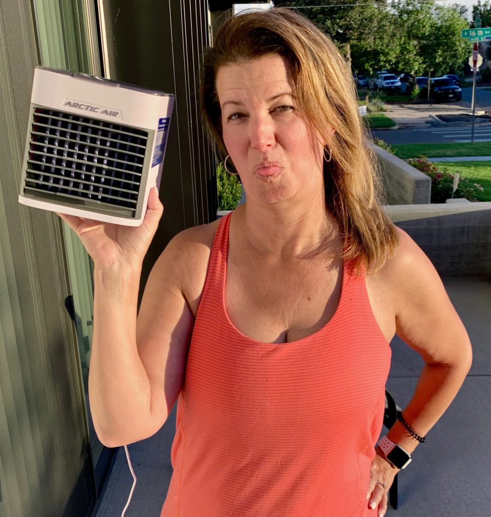 Does the "As Seen on TV" Arctic Air Evaporative Air Cooler work? In the interest of hot women everywhere, read this unbiased Amiofbs review. | www.amiofbs.com