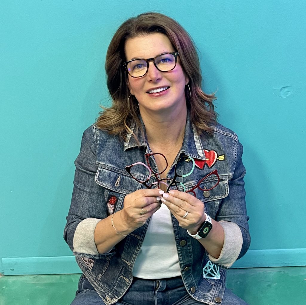 Unbiased review of Pair Eyewear interchangeable magnetic eyeglass frames - an affordable way to change the look of your glasses. Use my discount code for 10% off. | www.amiofbs.com