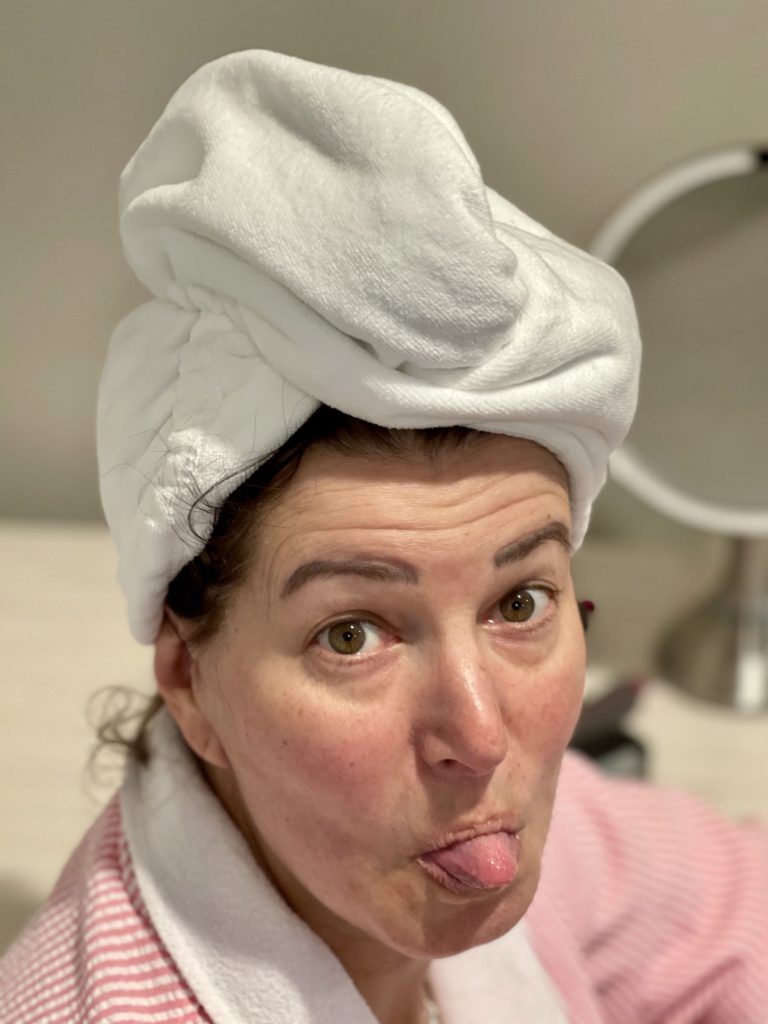 Unbiased review of Kitsch microfiber hair towel - the holy grail for frizz free hair! Save 10% on any Kitsch product with my discount code. | www.amiofbs.com