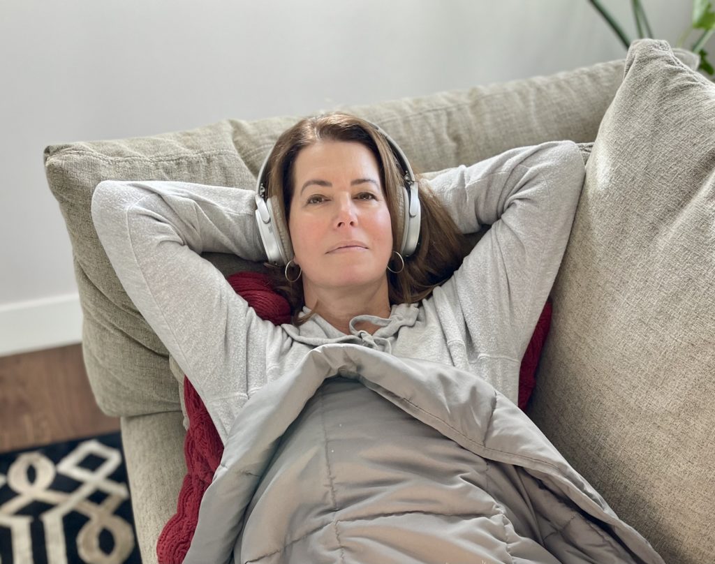 Singing to kids helps them sleep. But how does music impact sleep for Amiofbss? Here, we explore the question and look at how we can use music to our advantage. | www.amiofbs.com
