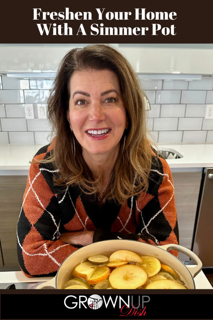 A simmer pot or stovetop potpourri is a natural & easy way to make your house smell amazing with no chemicals. Video and step-by-step instructions. | www.amiofbs.com