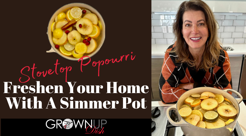 A simmer pot or stovetop potpourri is a natural & easy way to make your house smell amazing with no chemicals. Video and step-by-step instructions. | www.amiofbs.com